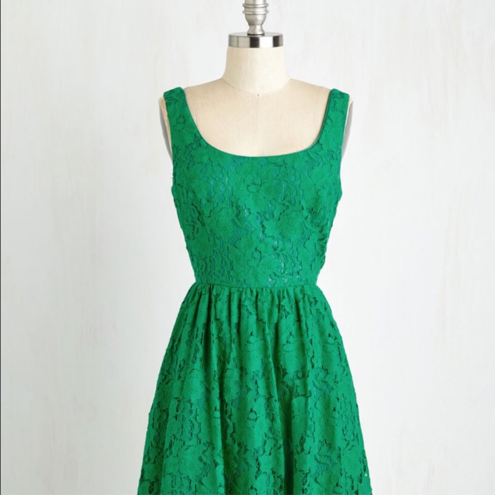 ModCloth Midi Lace Dress in Kelly Green
